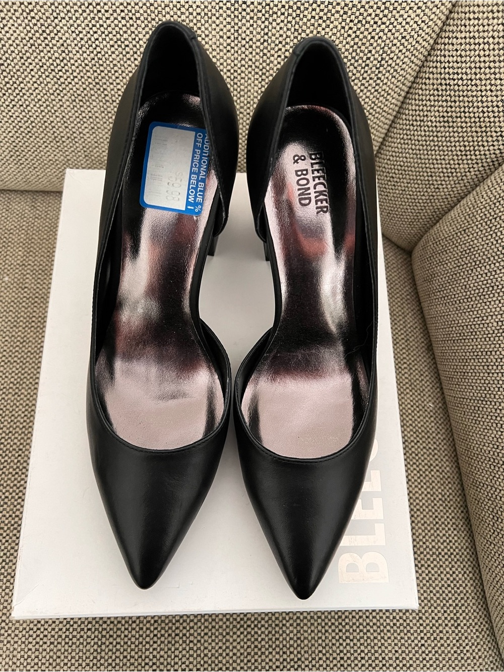 Bleeker & Bond Women's Black Pointed Leather Pumps